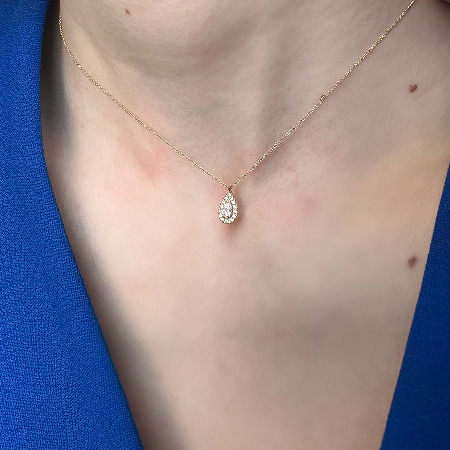 Χρυσό Κολιέ Με Λευκή Ροζέτα Κ9